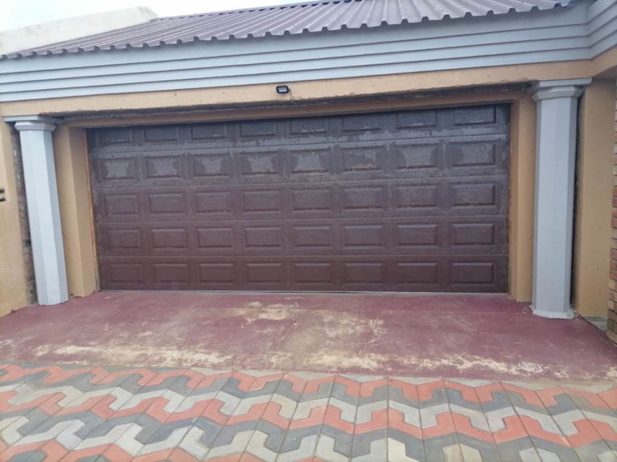 4 Bedroom Property for Sale in Kanana North West